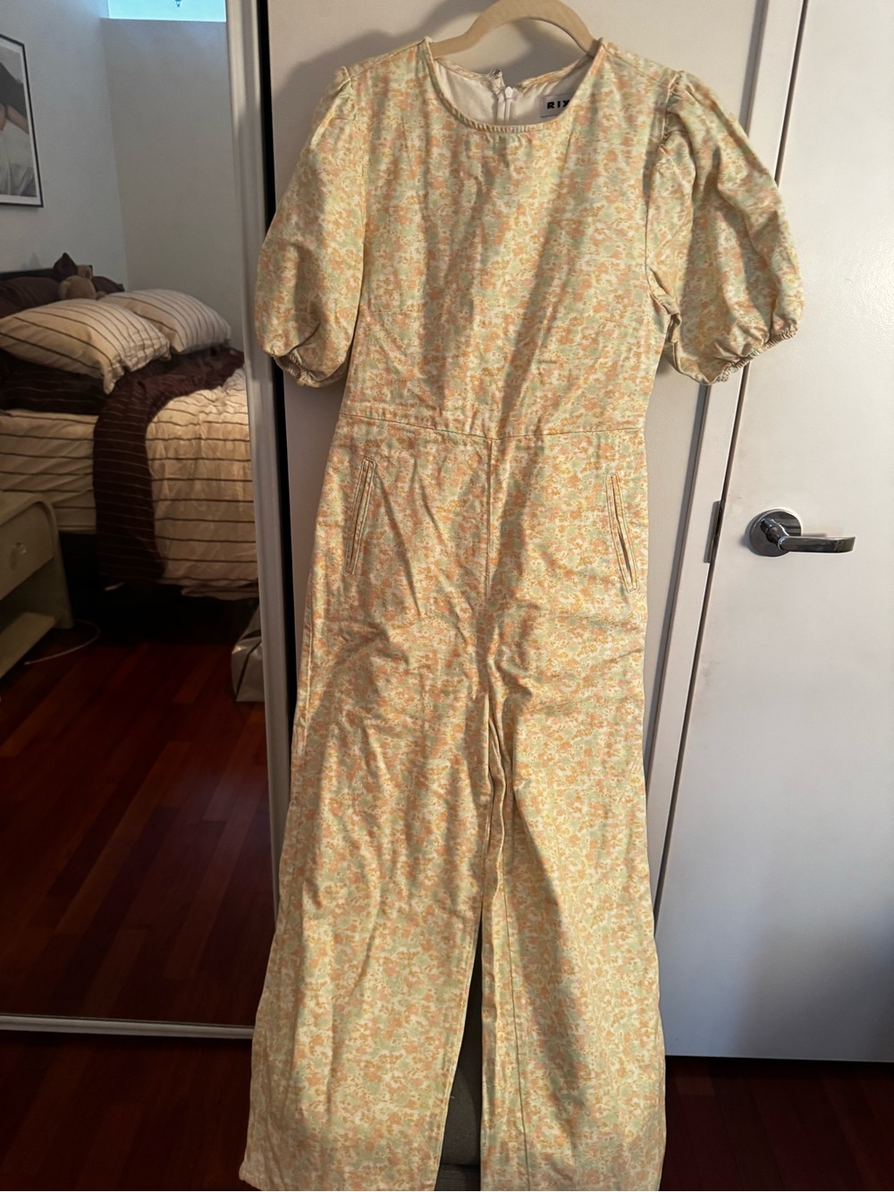RIXO Ainsley Floral Denim Jumpsuit Cropped Wide Leg 6 - Picture 5 of 10